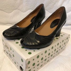 Earthies by Earth The Raynia Womens Leather Heels